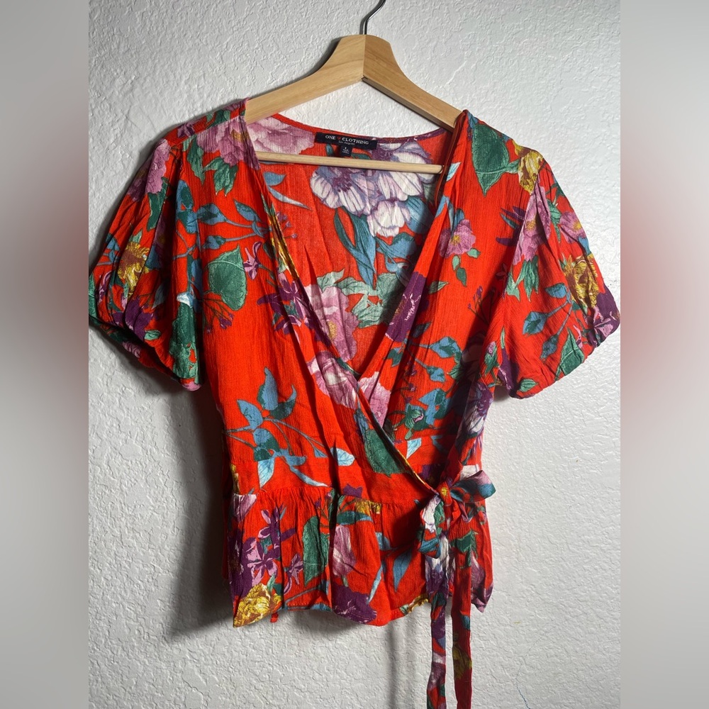 One Clothing Floral Wrap Top - Red Size Large